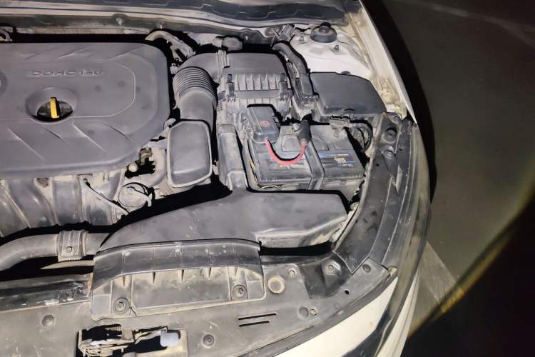 Used Kia K5 2014 2.0L Automatic LUXURY Engine Bay Left
