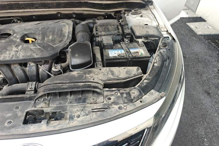 Used Kia K5 2014 2.0L Automatic LUXURY Engine Bay Left