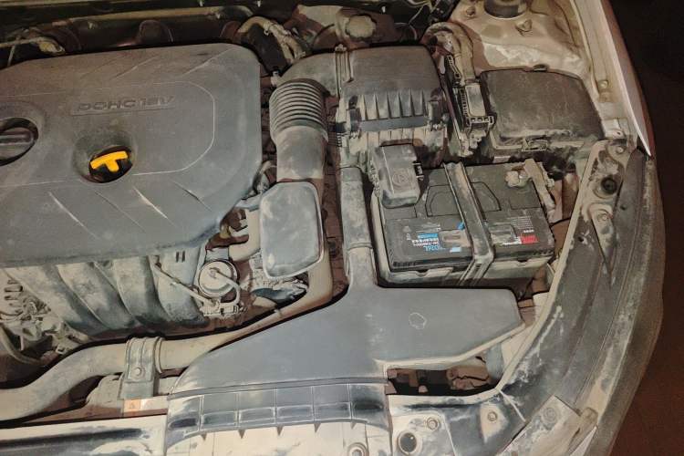 Used Kia K5 2014 2.0L Automatic LUXURY Engine Bay Left