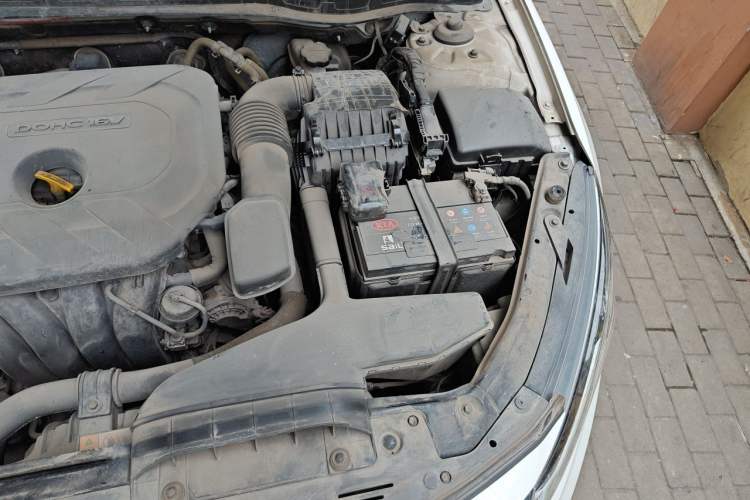 Used Kia K5 2014 2.0L Automatic LUXURY Engine Bay Left