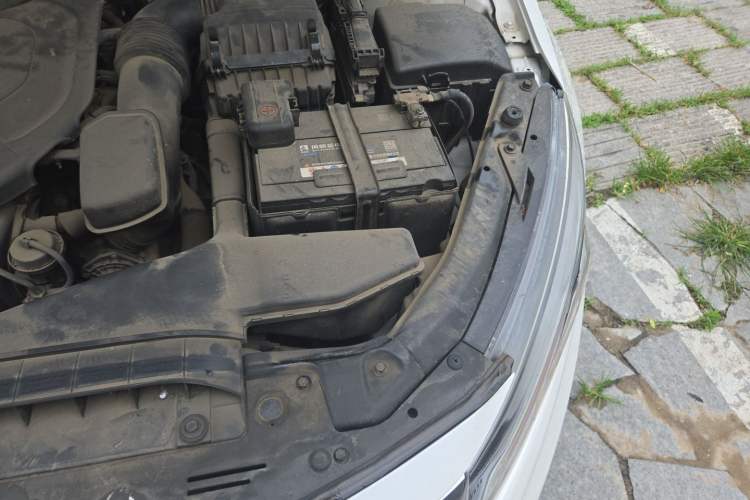 Used Kia K5 2014 2.0L Automatic LUXURY Engine Bay Left