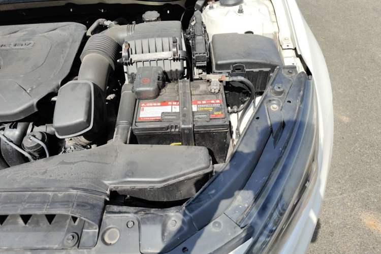 Used Kia K5 2014 2.0L Automatic LUXURY Engine Bay Left