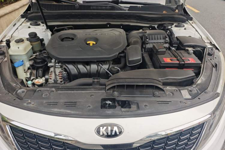 Used Kia K5 2014 2.0L Automatic LUXURY Engine Bay