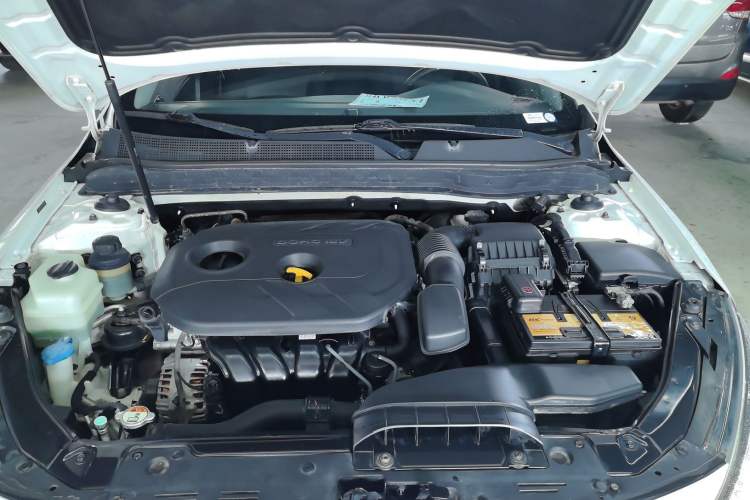 Used Kia K5 2014 2.0L Automatic LUXURY Engine Bay