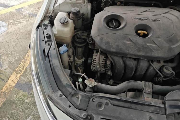 Used Kia K5 2014 2.0L Automatic LUXURY Engine Bay Right