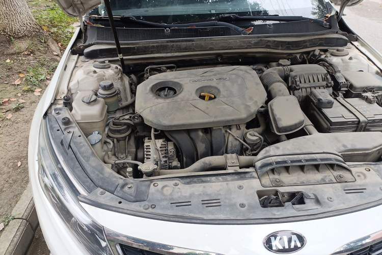 Used Kia K5 2014 2.0L Automatic LUXURY Engine Bay Right