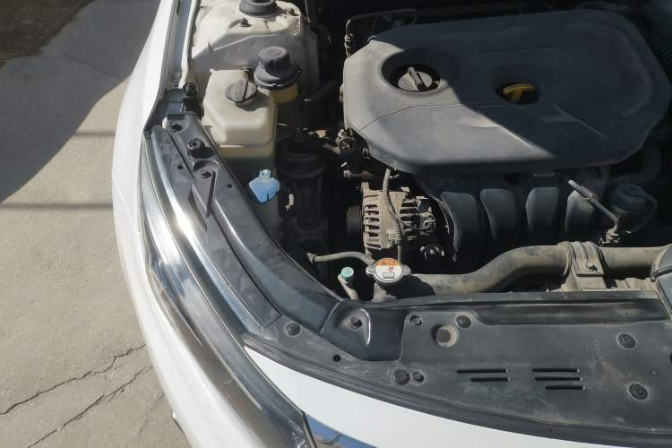 Used Kia K5 2014 2.0L Automatic LUXURY Engine Bay Right