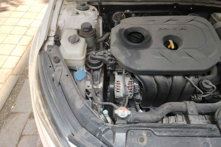 Used Kia K5 2014 2.0L Automatic LUXURY Engine Bay Right