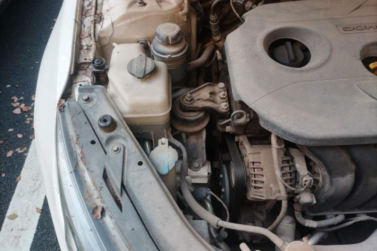 Used Kia K5 2014 2.0L Automatic LUXURY Engine Bay Right