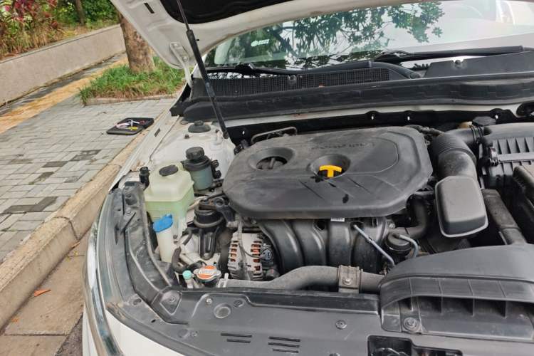 Used Kia K5 2014 2.0L Automatic LUXURY Engine Bay Right