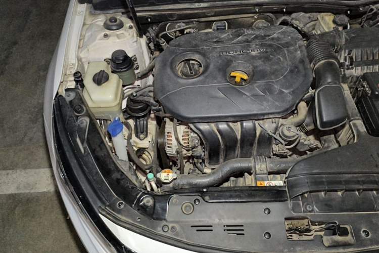 Used Kia K5 2014 2.0L Automatic LUXURY Engine Bay Right