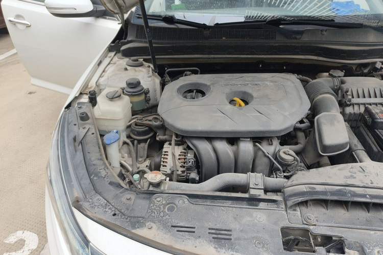 Used Kia K5 2014 2.0L Automatic LUXURY Engine Bay Right