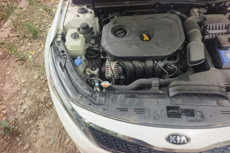 Used Kia K5 2014 2.0L Automatic LUXURY Engine Bay Right