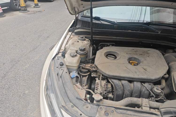 Used Kia K5 2014 2.0L Automatic GL Engine Bay Right
