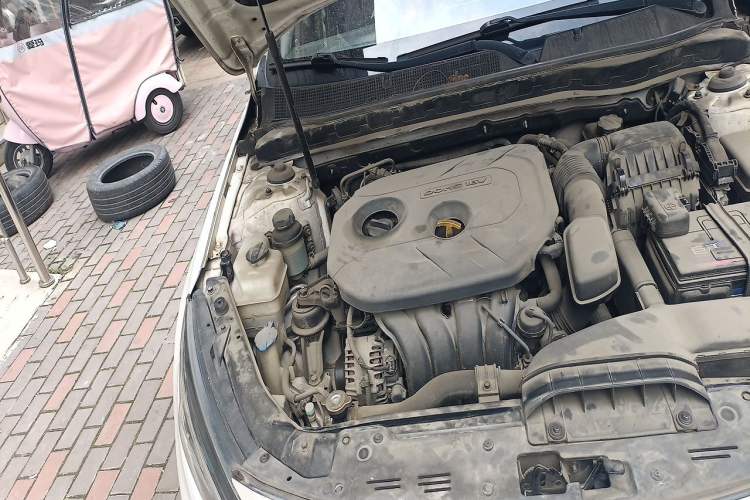 Used Kia K5 2014 2.0L Automatic LUXURY Engine Bay Right