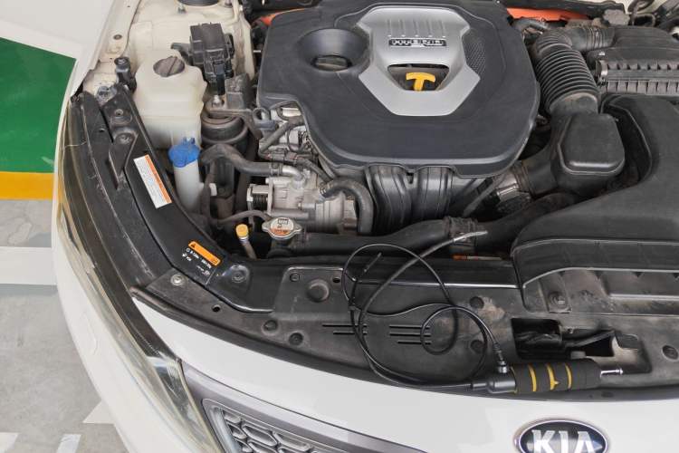 Used Kia K5 2014 2.0L Hybrid Luxury Edition Engine Bay Right