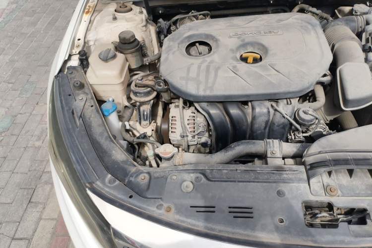 Used Kia K5 2014 2.0L Automatic LUXURY Engine Bay Right