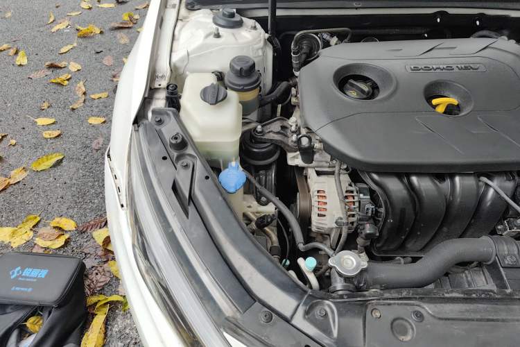 Used Kia K5 2014 2.0L Automatic LUXURY Engine Bay Right