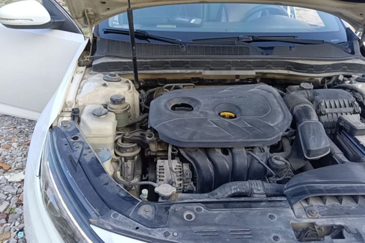 Used Kia K5 2014 2.0L Automatic LUXURY Engine Bay Right