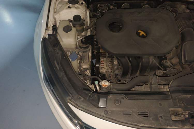 Used Kia K5 2014 2.0L Automatic LUXURY Engine Bay Right