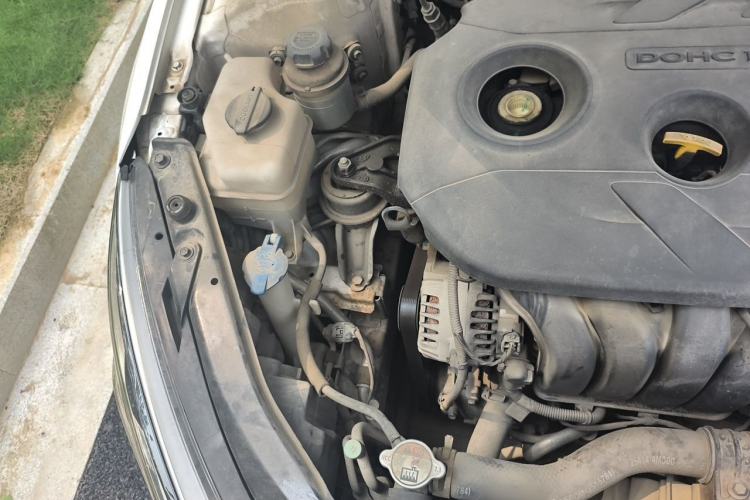 Used Kia K5 2014 2.0L Automatic LUXURY Engine Bay Right