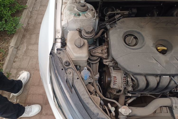 Used Kia K5 2014 2.0L Automatic LUXURY Engine Bay Right