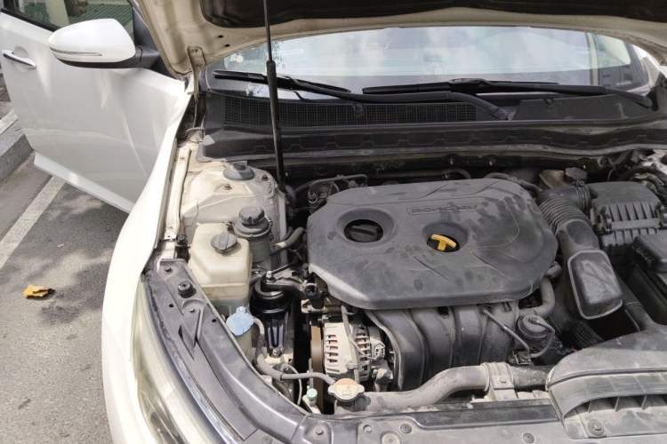 Used Kia K5 2014 2.0L Automatic LUXURY Engine Bay Right