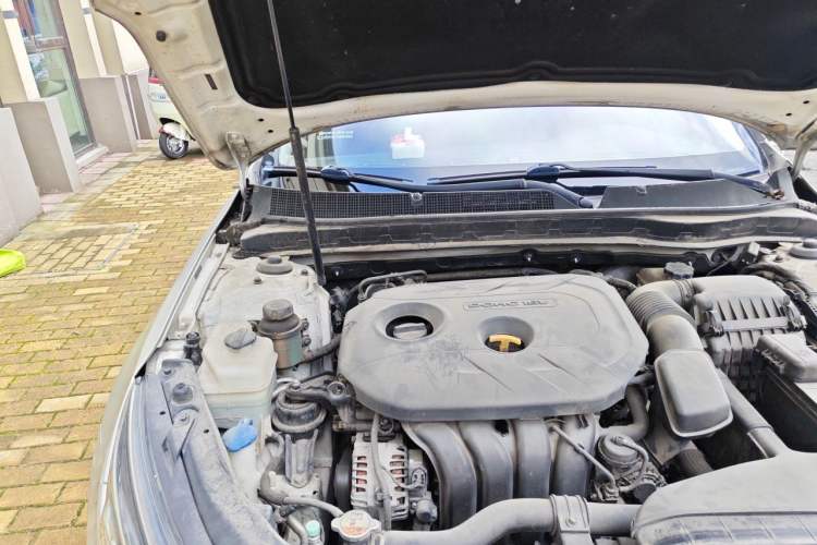 Used Kia K5 2014 2.0L Automatic LUXURY Engine Bay Right