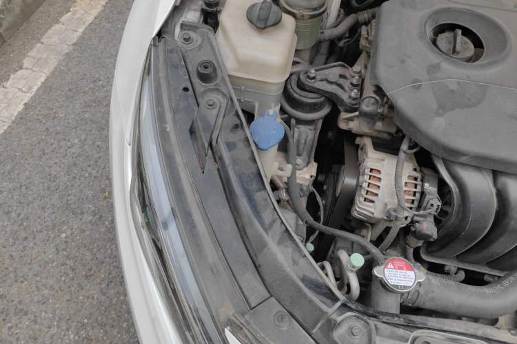 Used Kia K5 2014 2.0L Automatic LUXURY Engine Bay Right