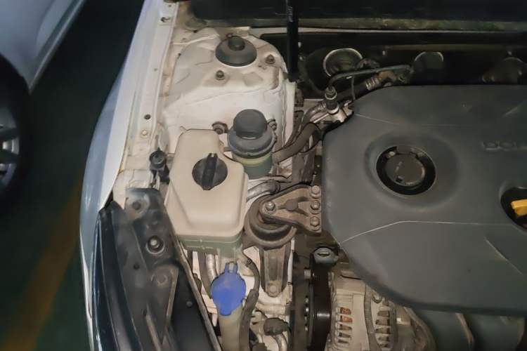 Used Kia K5 2014 2.0L Automatic LUXURY Engine Bay Right