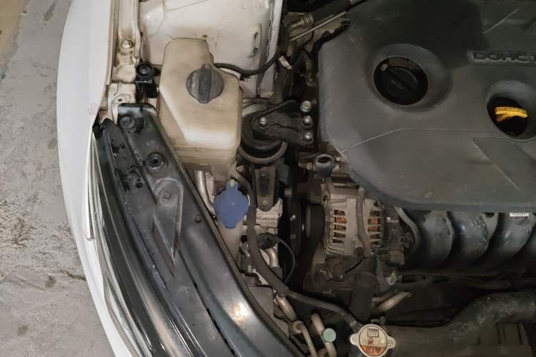 Used Kia K5 2014 2.0L Automatic PREMIUM Engine Bay Right