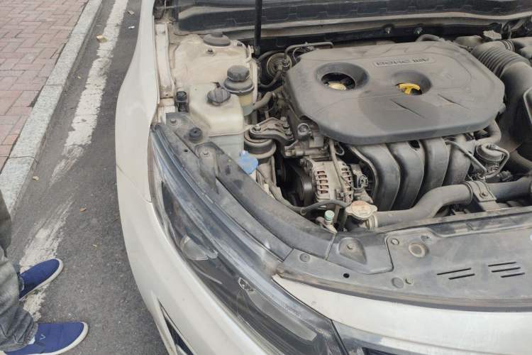 Used Kia K5 2014 2.0L Automatic LUXURY Engine Bay Right