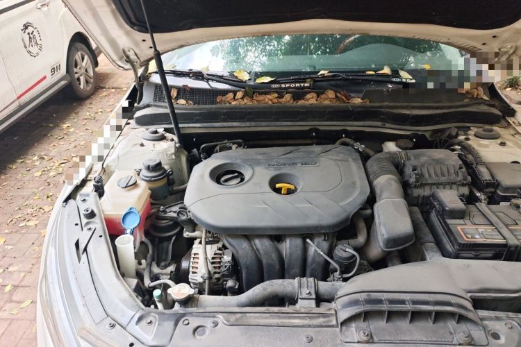 Used Kia K5 2014 2.0L Automatic LUXURY Engine Bay Right