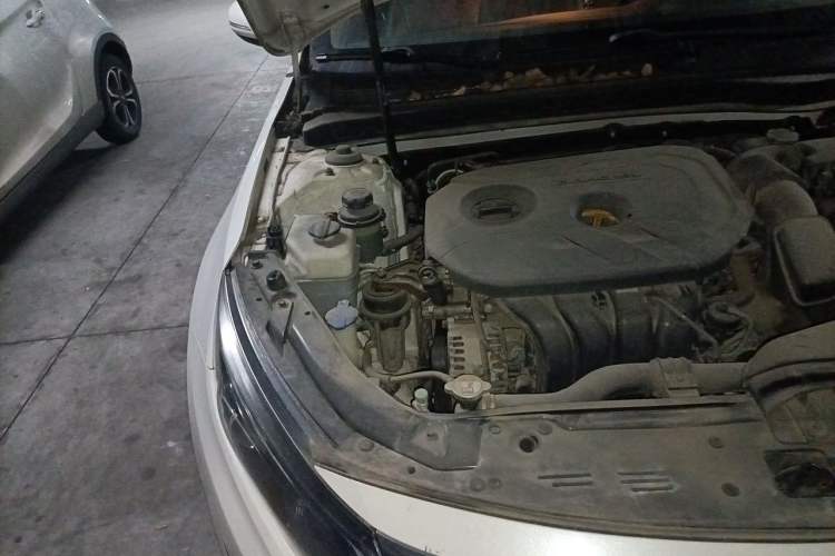 Used Kia K5 2014 2.0L Automatic LUXURY Engine Bay Right