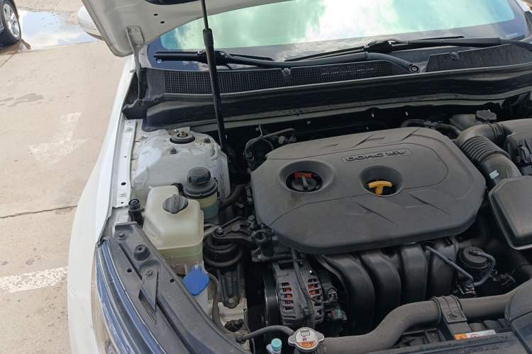 Used Kia K5 2014 2.0L Automatic LUXURY Engine Bay Right