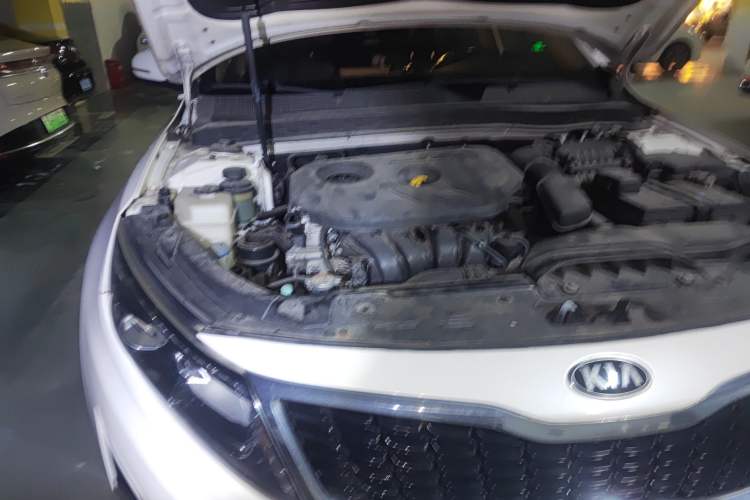 Used Kia K5 2014 2.0L Automatic LUXURY Engine Bay Right