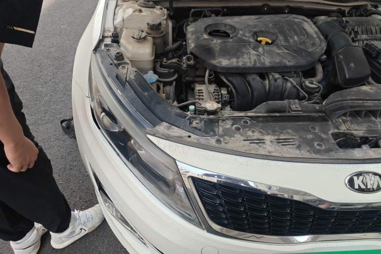 Used Kia K5 2014 2.0L Automatic LUXURY Engine Bay Right