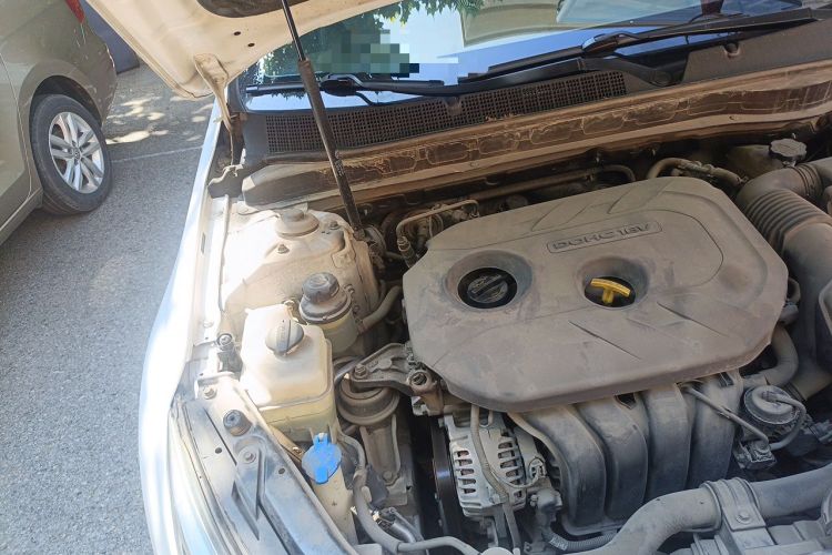 Used Kia K5 2014 2.0L Automatic LUXURY Engine Bay Right