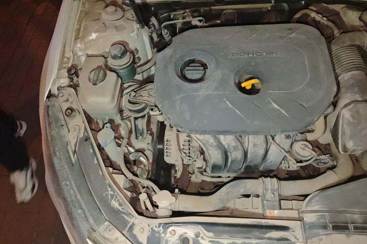 Used Kia K5 2014 2.0L Automatic LUXURY Engine Bay Right