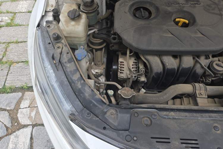 Used Kia K5 2014 2.0L Automatic LUXURY Engine Bay Right