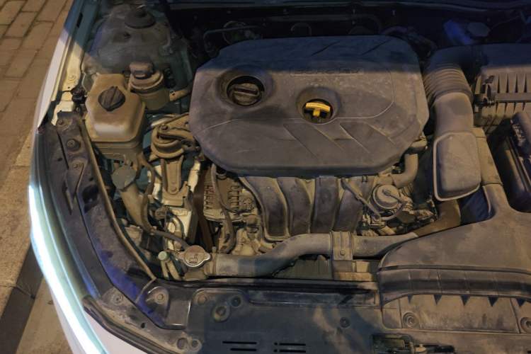 Used Kia K5 2014 2.0L Automatic LUXURY Engine Bay Right