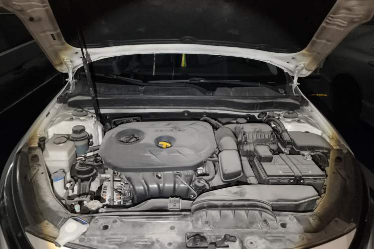 Used Kia K5 2014 2.0L Automatic LUXURY Engine Bay