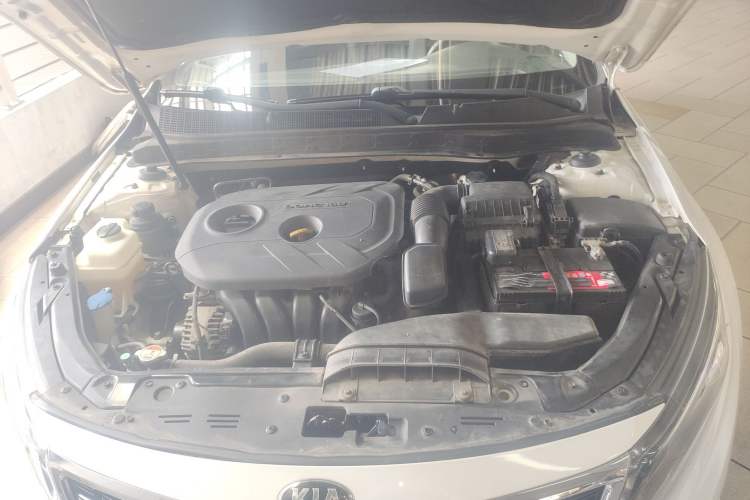 Used Kia K5 2014 2.0L Automatic LUXURY Engine Bay