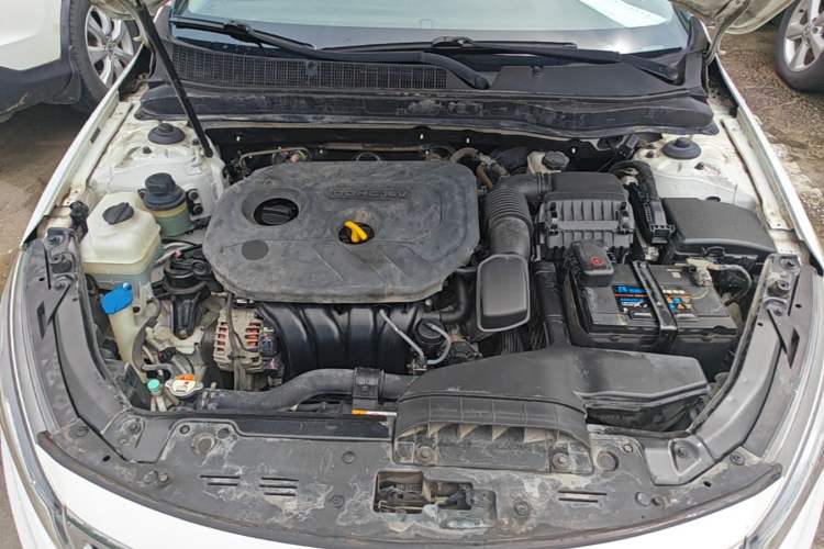 Used Kia K5 2014 2.0L Automatic LUXURY Engine Bay