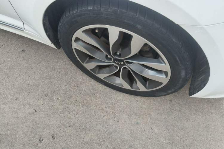 Used Kia K5 2014 2.0L Automatic LUXURY Exterior 1