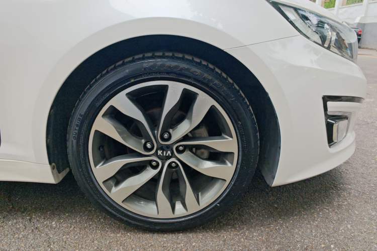 Used Kia K5 2014 2.0L Automatic LUXURY Exterior 3
