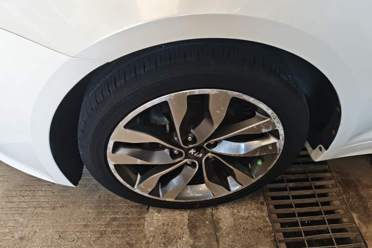 Used Kia K5 2014 2.0L Automatic LUXURY Exterior 4