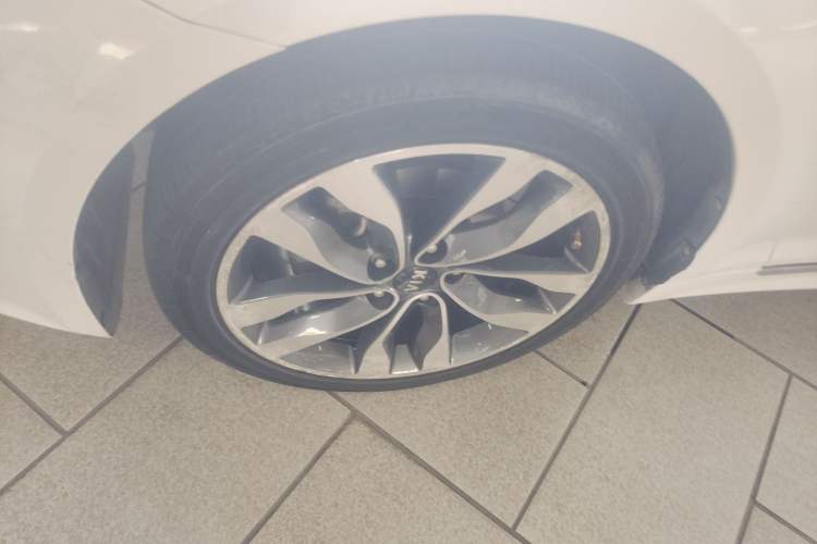 Used Kia K5 2014 2.0L Automatic LUXURY Exterior 4