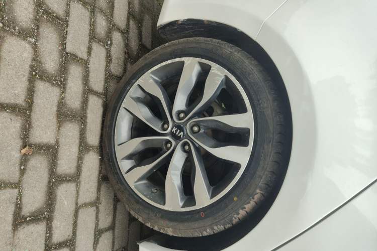 Used Kia K5 2014 2.0L Automatic LUXURY Exterior 5