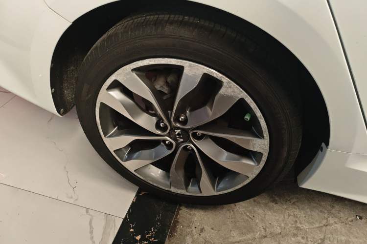 Used Kia K5 2014 2.0L Automatic LUXURY Exterior 5